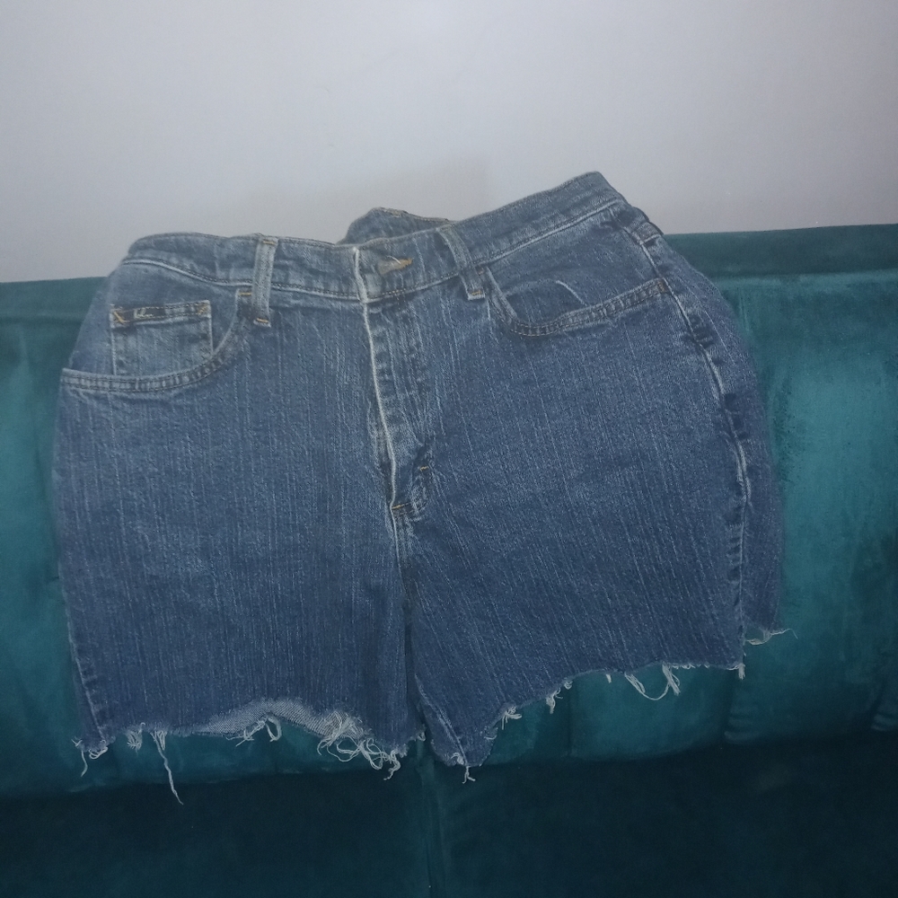 Highwasted Jean Shorts - Picture 3 of 3